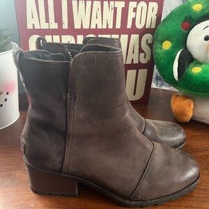 Sorel Cate Side Zip Chelsea Boots Women's Size 6.5 Dark Brown